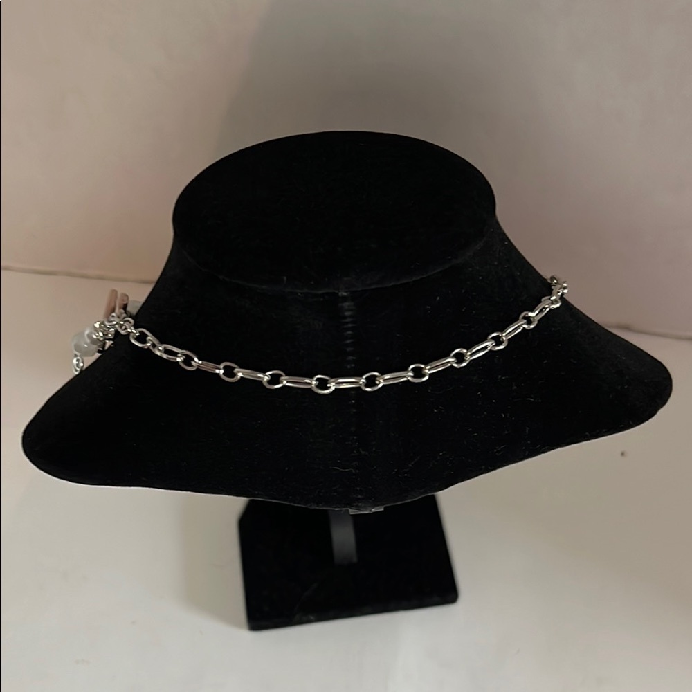 Handmade Elegant Silver copper and White Necklace - Picture 5 of 7